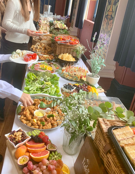Half and Half ( A beautiful mix of 2 different buffet menu’s)