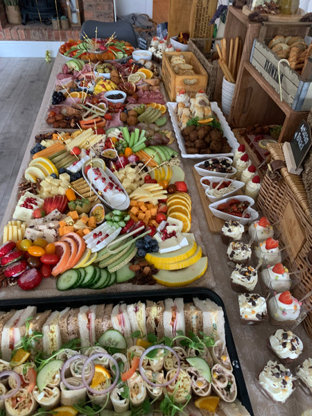 Half and Half ( A beautiful mix of 2 different buffet menu’s)