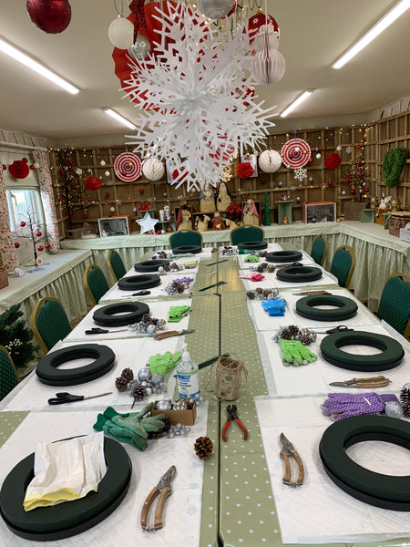 Wreath making at The Axe and Cleaver 1st December 7pm