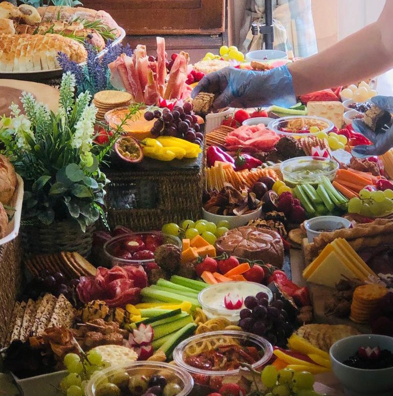 Amazing grazing tables and platters – Fiddley Diddley